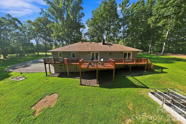 168 S Country Lane, Mills River, NC 28759