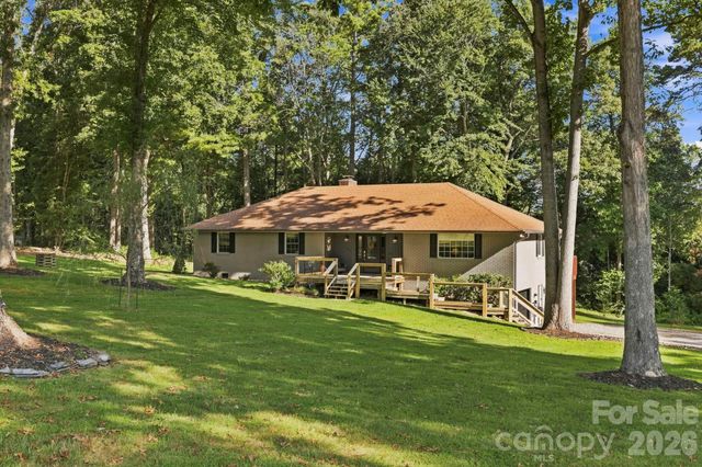 168 S Country Lane, Mills River, NC 28759
