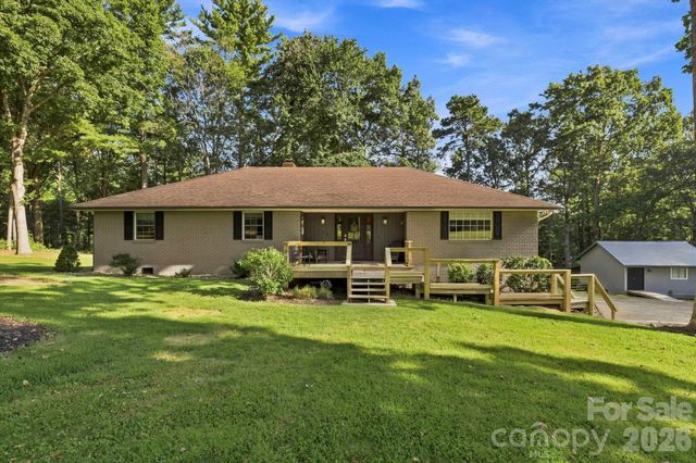 168 S Country Lane, Mills River, NC 28759