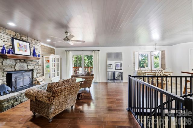 168 S Country Lane, Mills River, NC 28759