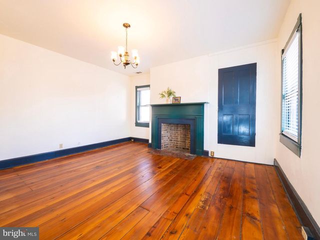 703 S LOUDOUN ST, Winchester, VA 22601