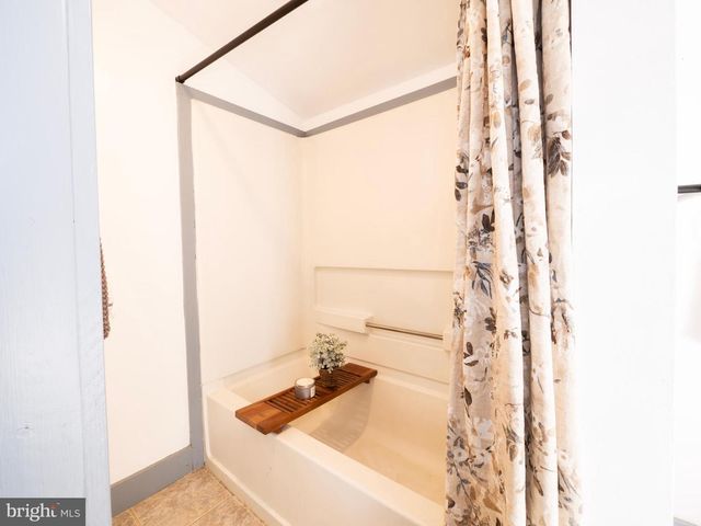 703 S LOUDOUN ST, Winchester, VA 22601