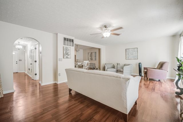 970 Sara Court, Pataskala, OH 43062