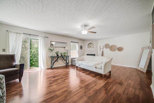 970 Sara Court, Pataskala, OH 43062