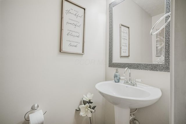970 Sara Court, Pataskala, OH 43062