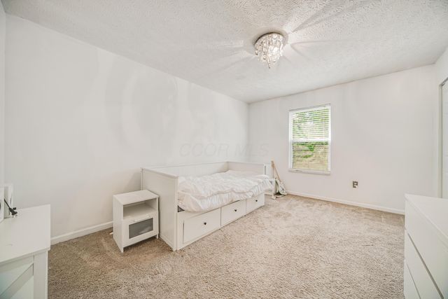 970 Sara Court, Pataskala, OH 43062