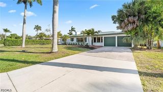 1320 Miracle LN, Fort Myers, FL 33901