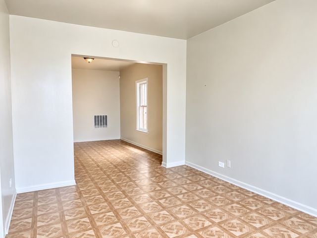 909 N Homan Avenue, Chicago, IL 60651