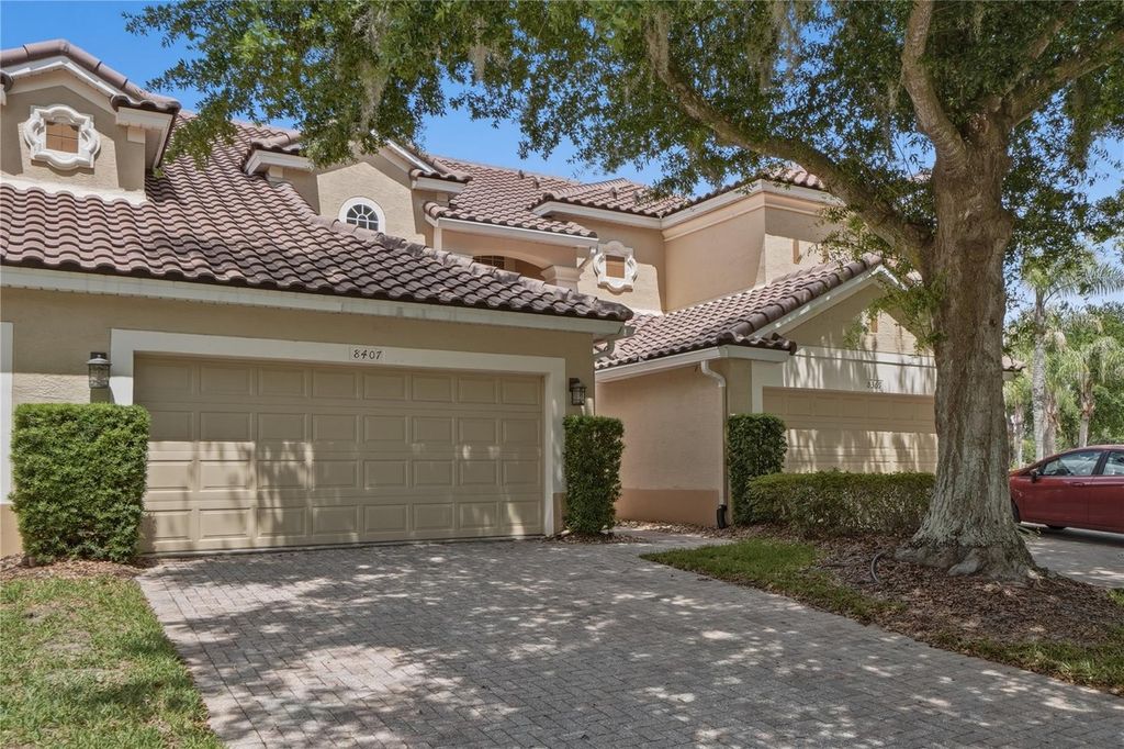 Image 2 of property listing at 8407 VIA BELLA NOTTE, Orlando, FL 32836