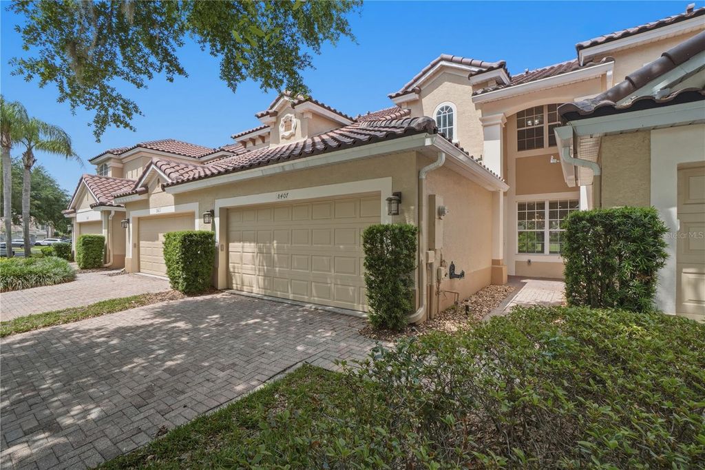 Image 3 of property listing at 8407 VIA BELLA NOTTE, Orlando, FL 32836