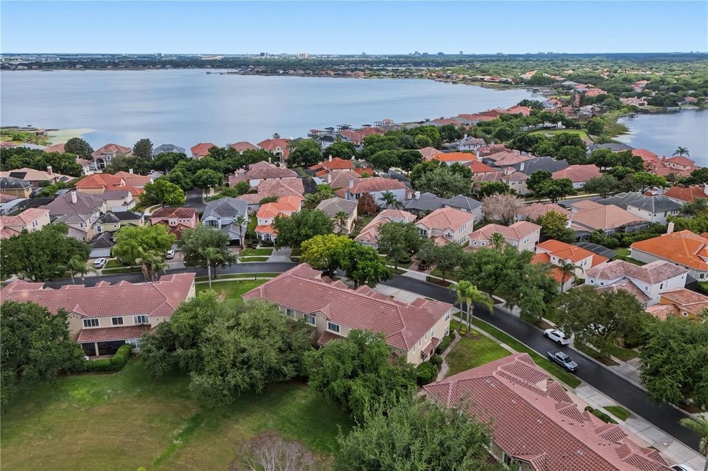 Image 43 of property listing at 8407 VIA BELLA NOTTE, Orlando, FL 32836