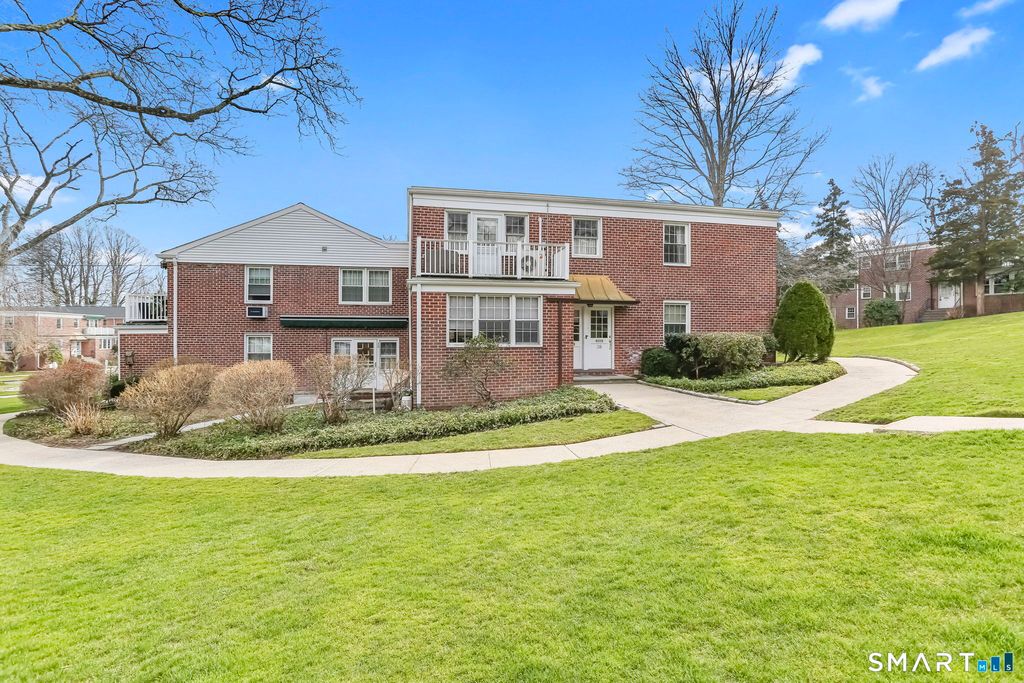 28 Putnam Park, Greenwich, CT 06830