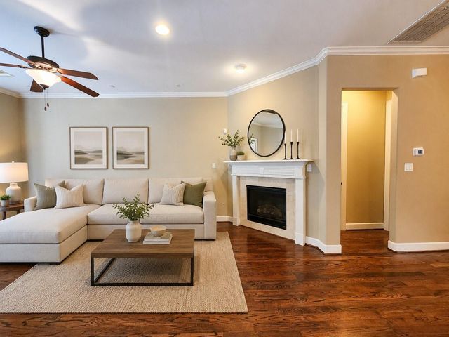 219 W 27th Street K, Houston, TX 77008