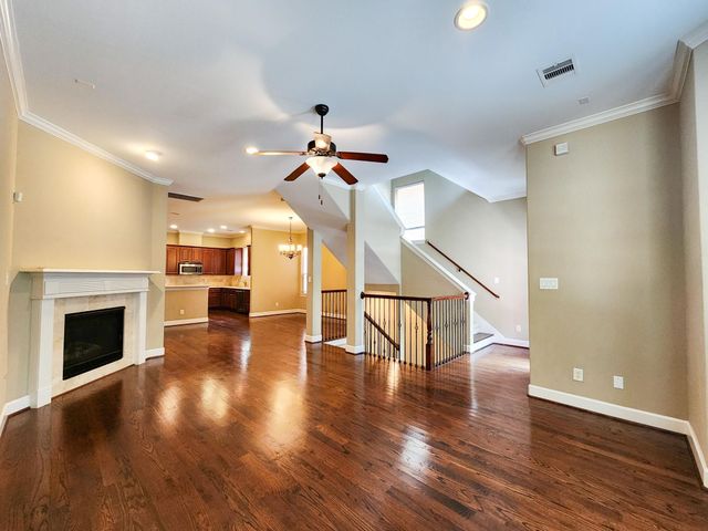 219 W 27th Street K, Houston, TX 77008
