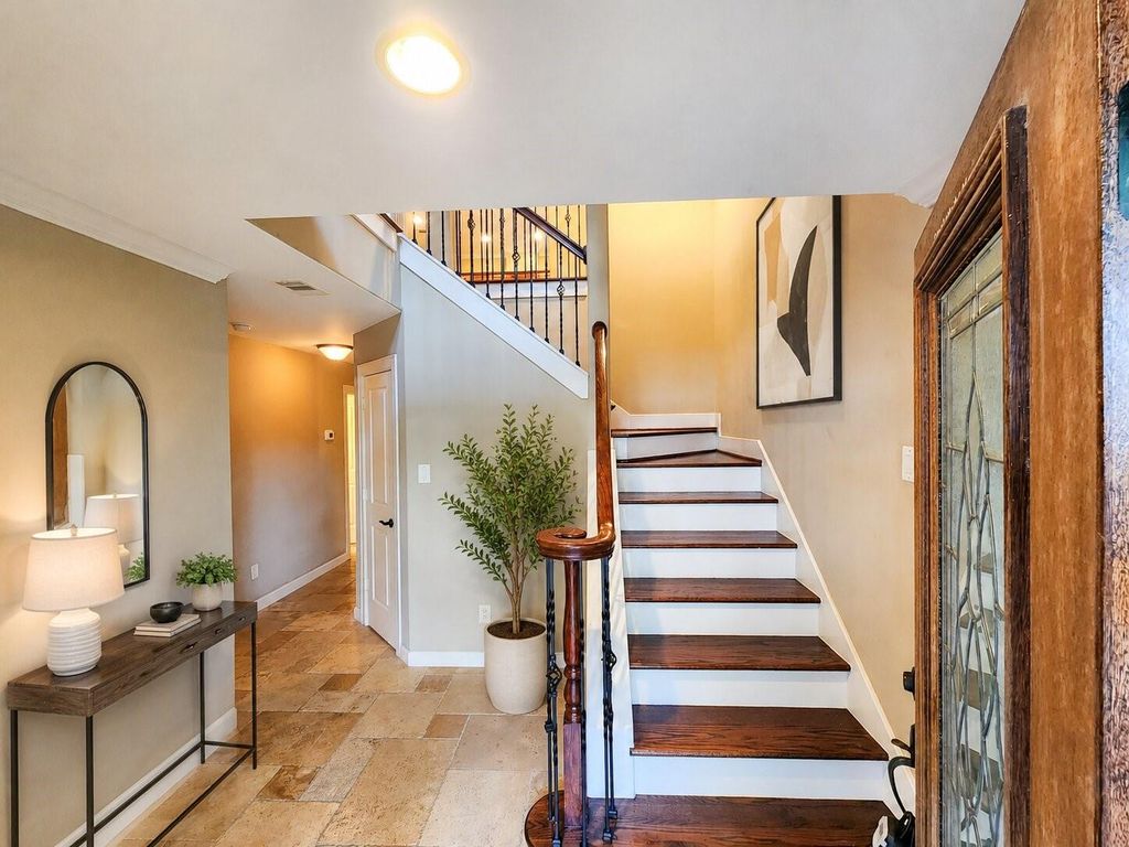 219 W 27th Street K, Houston, TX 77008