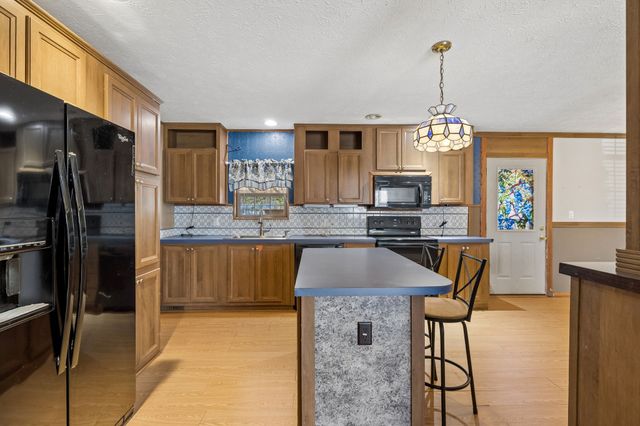 89 Poplar Dr, Beechgrove, TN 37018