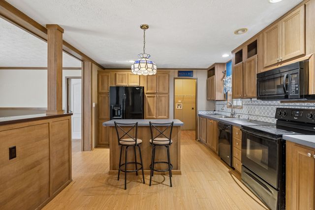 89 Poplar Dr, Beechgrove, TN 37018