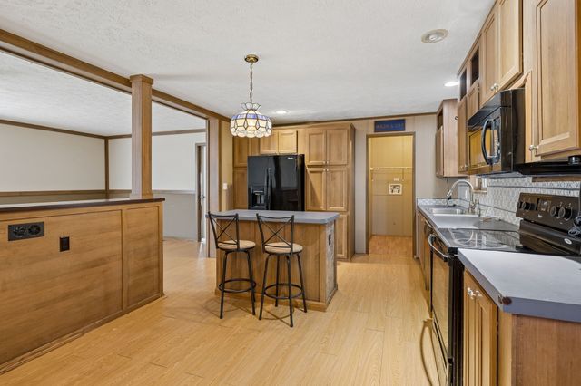 89 Poplar Dr, Beechgrove, TN 37018