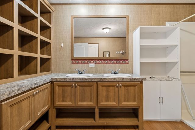 89 Poplar Dr, Beechgrove, TN 37018