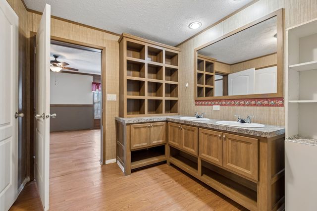 89 Poplar Dr, Beechgrove, TN 37018