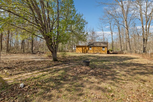 89 Poplar Dr, Beechgrove, TN 37018