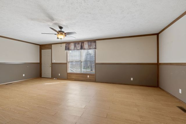 89 Poplar Dr, Beechgrove, TN 37018