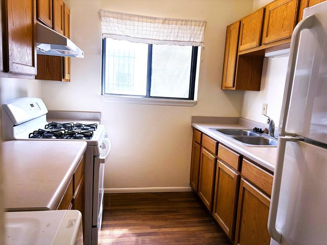 1708 Vail Place SE, Albuquerque, NM 87106