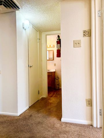 1708 Vail Place SE, Albuquerque, NM 87106