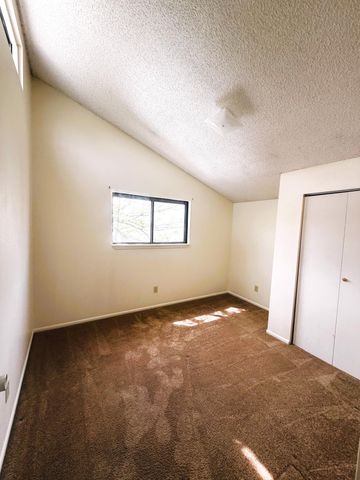 1708 Vail Place SE, Albuquerque, NM 87106