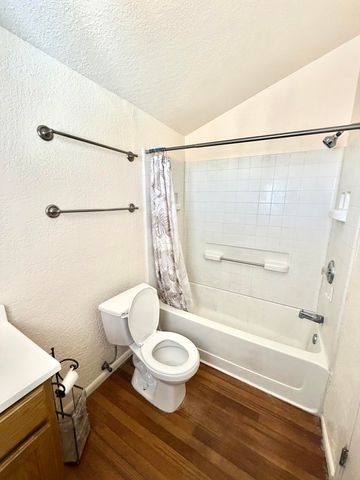 1708 Vail Place SE, Albuquerque, NM 87106