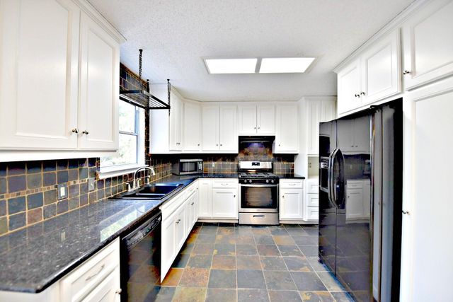 511 Cripple Creek RD, Cedar Park, TX 78613