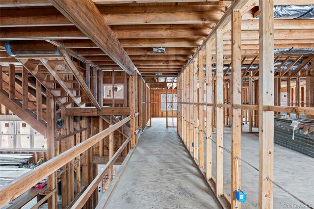 31 Valentine Road, Shoreham, NY 11786