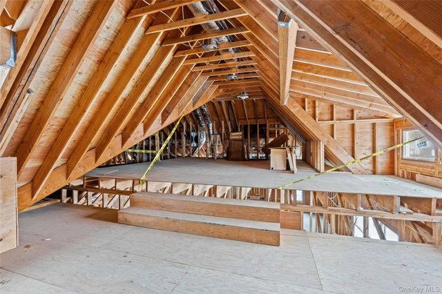 31 Valentine Road, Shoreham, NY 11786