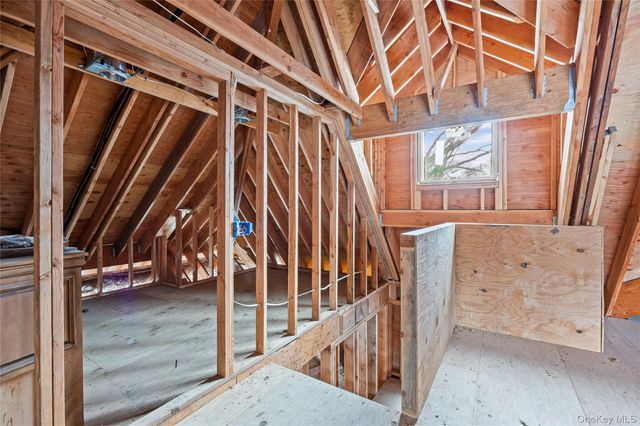 31 Valentine Road, Shoreham, NY 11786