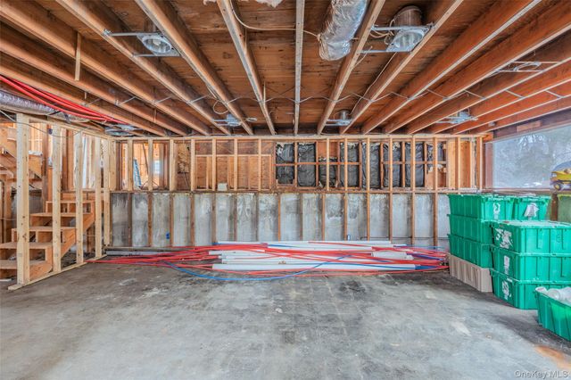 31 Valentine Road, Shoreham, NY 11786