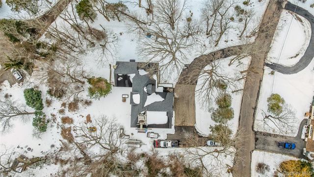 31 Valentine Road, Shoreham, NY 11786