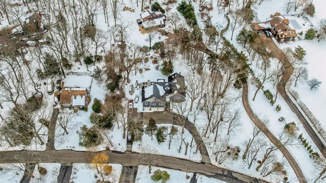 31 Valentine Road, Shoreham, NY 11786