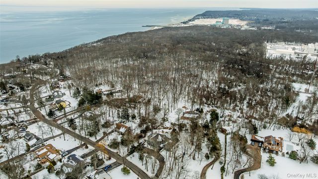 31 Valentine Road, Shoreham, NY 11786