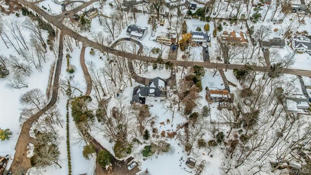 31 Valentine Road, Shoreham, NY 11786