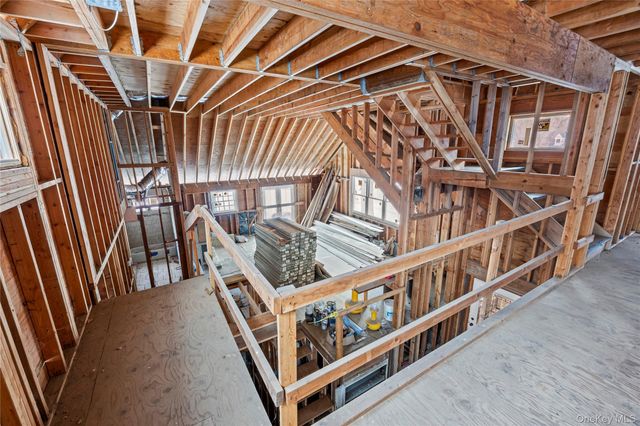 31 Valentine Road, Shoreham, NY 11786