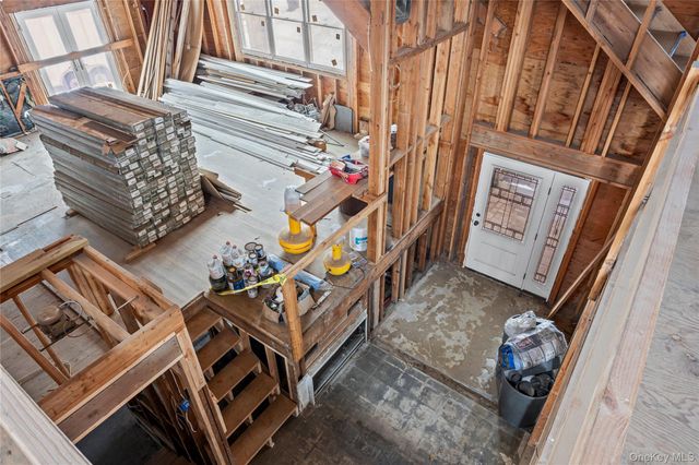 31 Valentine Road, Shoreham, NY 11786