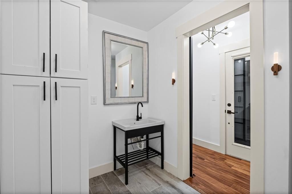 Image 17 of property listing at 2533 Sunset Drive NE, Atlanta, GA 30345