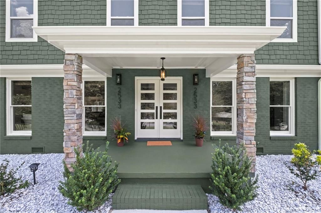 Image 2 of property listing at 2533 Sunset Drive NE, Atlanta, GA 30345