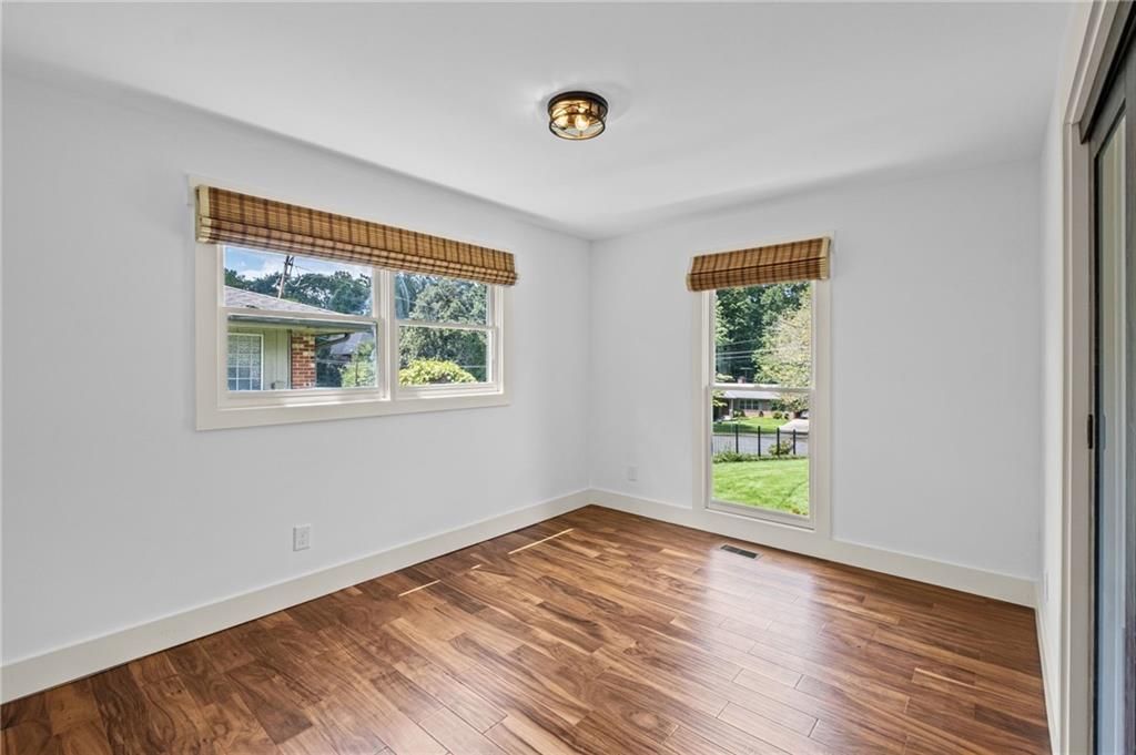 Image 20 of property listing at 2533 Sunset Drive NE, Atlanta, GA 30345