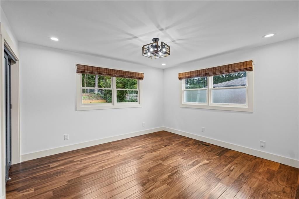 Image 21 of property listing at 2533 Sunset Drive NE, Atlanta, GA 30345