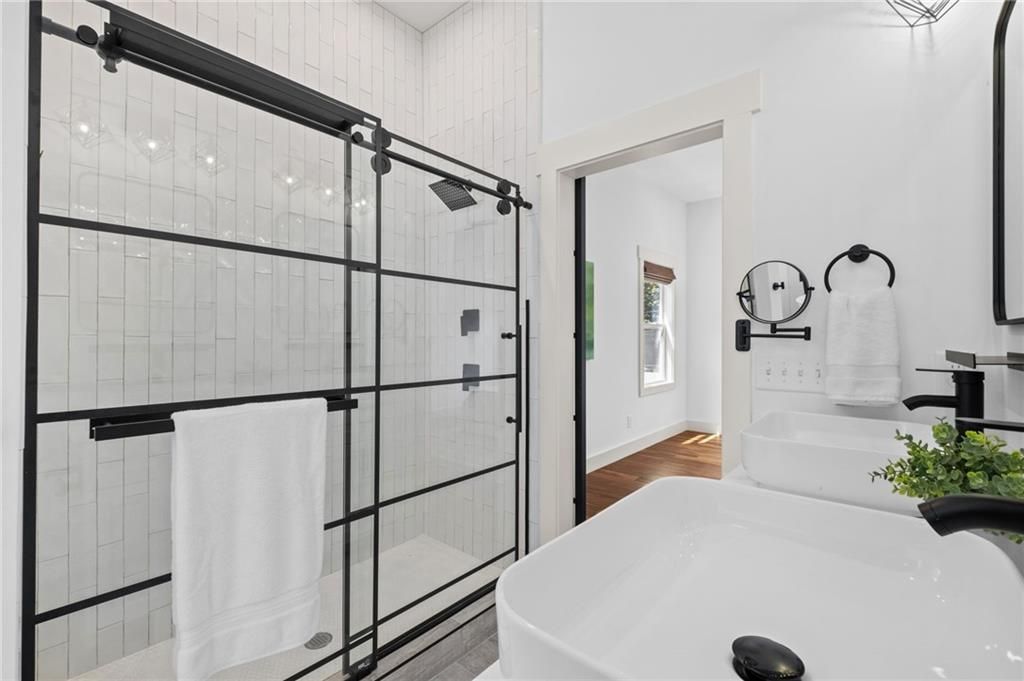 Image 27 of property listing at 2533 Sunset Drive NE, Atlanta, GA 30345