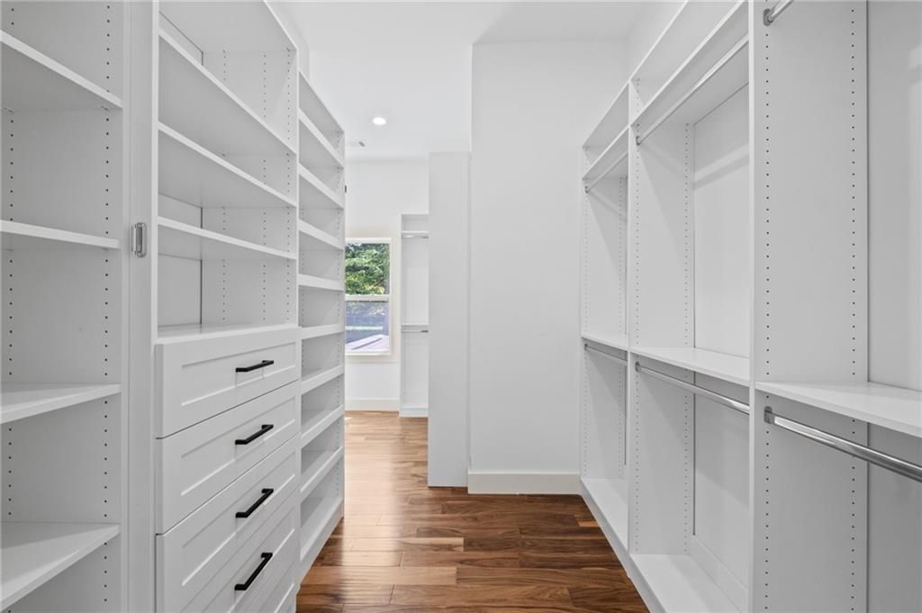 Image 29 of property listing at 2533 Sunset Drive NE, Atlanta, GA 30345