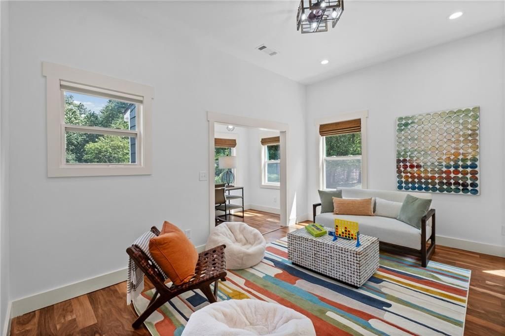 Image 31 of property listing at 2533 Sunset Drive NE, Atlanta, GA 30345