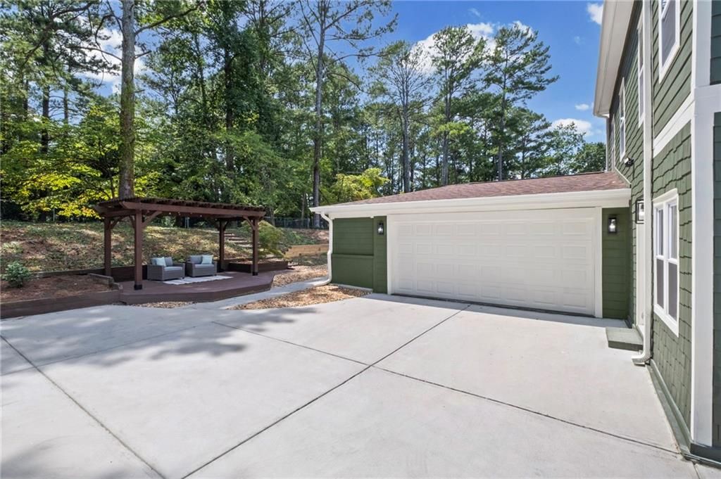 Image 40 of property listing at 2533 Sunset Drive NE, Atlanta, GA 30345
