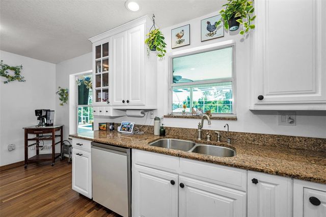 11046 LAKEVIEW DRIVE, New Port Richey, FL 34654